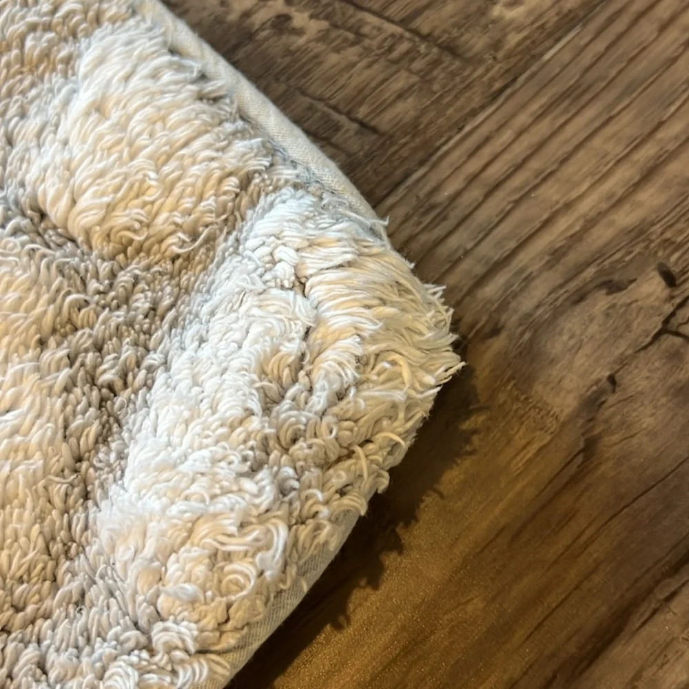 Leopard bathroom rug